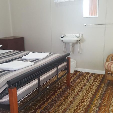 Tingle All Over Budget Accommodation Уолпол Екстериор снимка