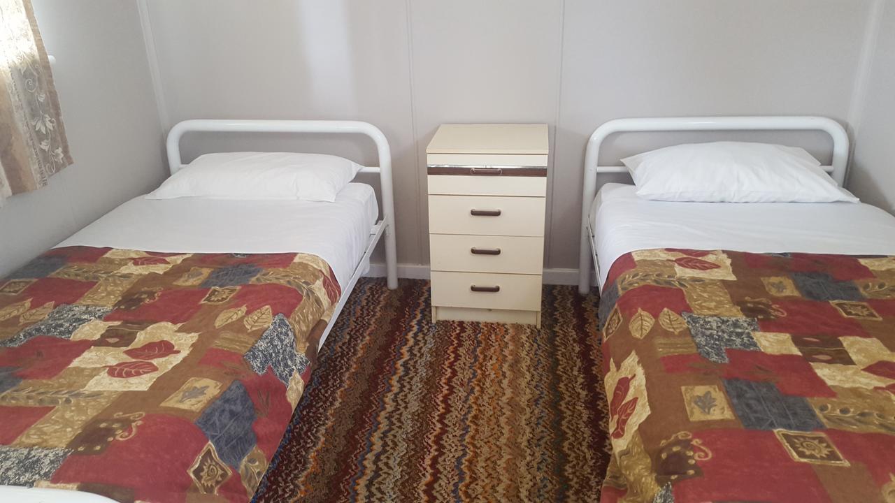 Tingle All Over Budget Accommodation Уолпол Екстериор снимка