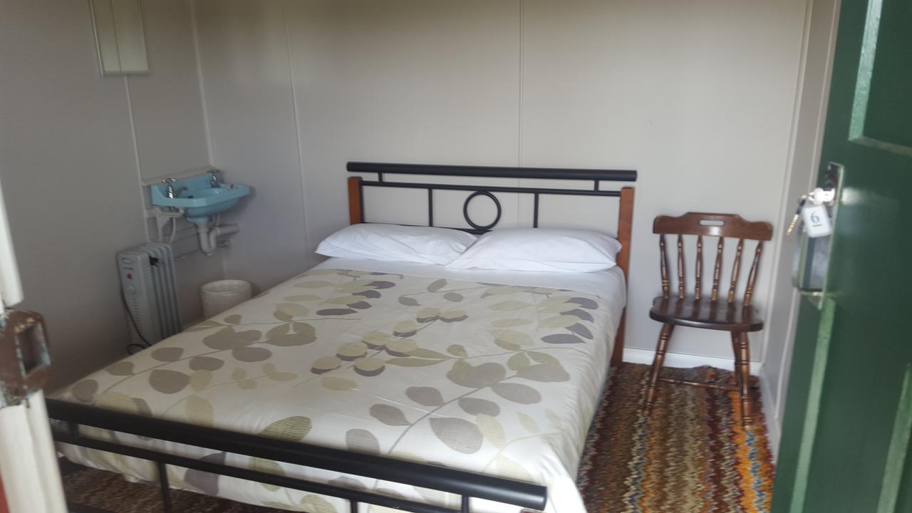 Tingle All Over Budget Accommodation Уолпол Екстериор снимка