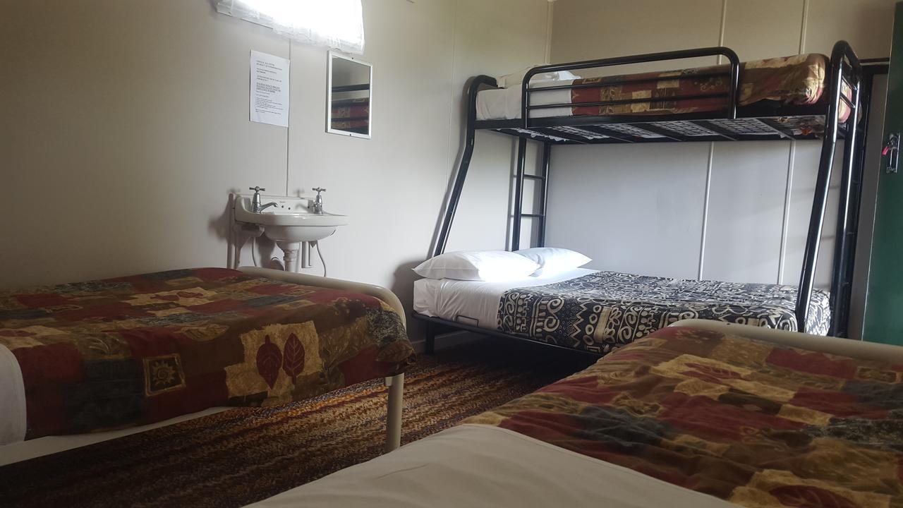 Tingle All Over Budget Accommodation Уолпол Екстериор снимка
