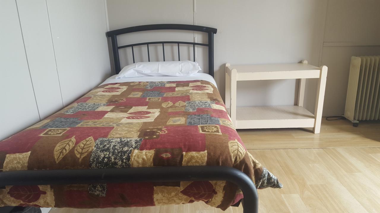 Tingle All Over Budget Accommodation Уолпол Екстериор снимка